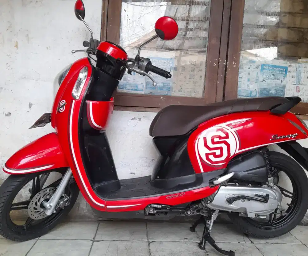 Honda scoopy F1 2014 Cw asli ( velg beat ECO asli ) hitam Merah B dki