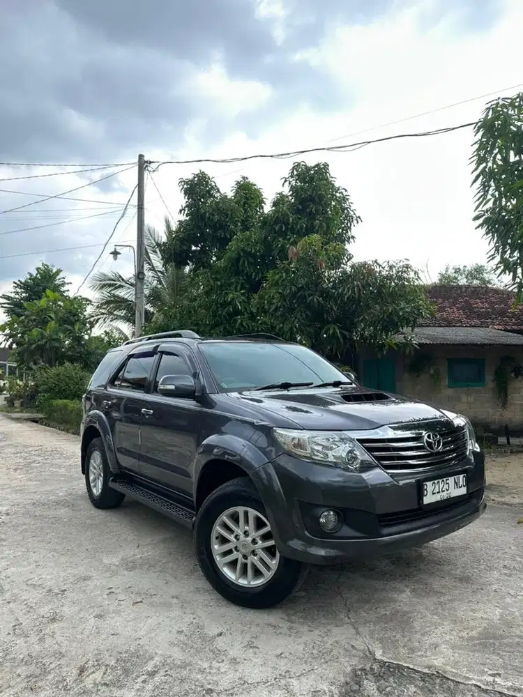TOYOTA FORTUNER G DIESEL A/T 2012