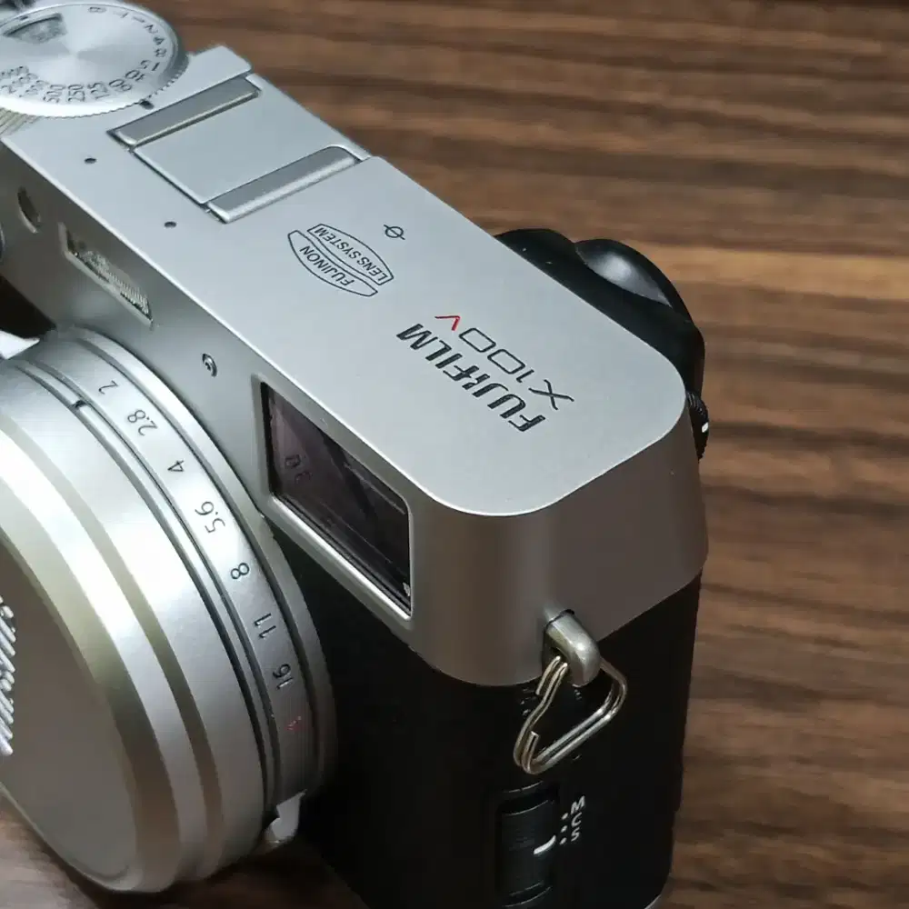 KAMERA COMPACT MIRORRLESS FUJIFILM X100V LIKENEW FULLSET BOX BERGARANS