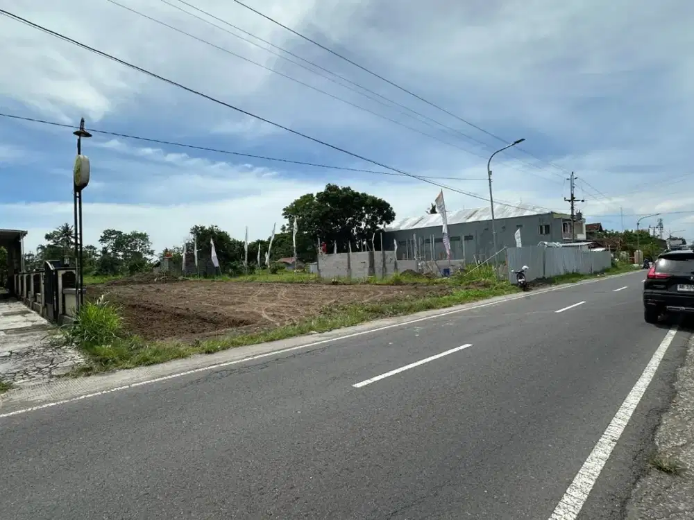 Tanah Palagan Pinggir Jalan Aspal Dekat UGM Jogja