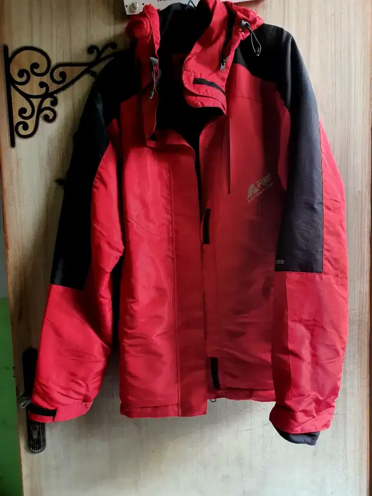 Jaket Arei Webatuck Merah