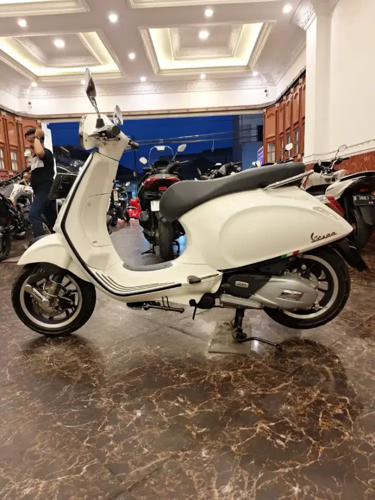 HUB CE KOM DP PROMO VESPA PRIMAVERA 150 ABS 2022 MOTOR GRES KAYA BARU