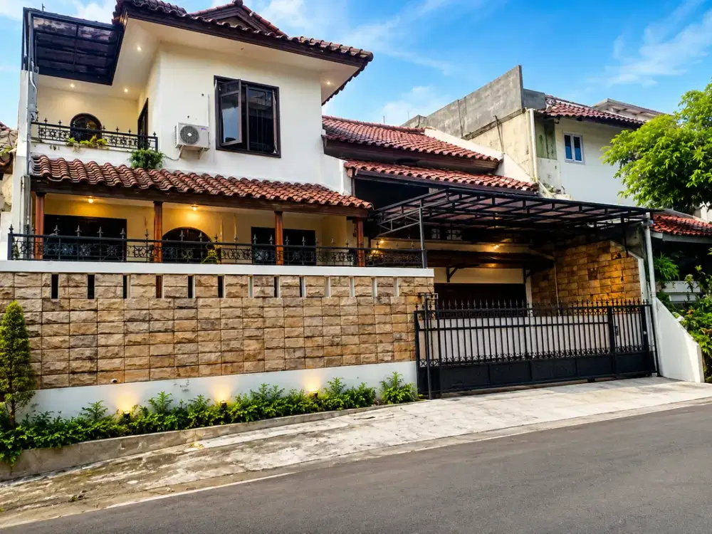 Disewakan Rumah Strategis di Tebet Timur – Ideal untuk Kantor & Usaha! Bisa Nego