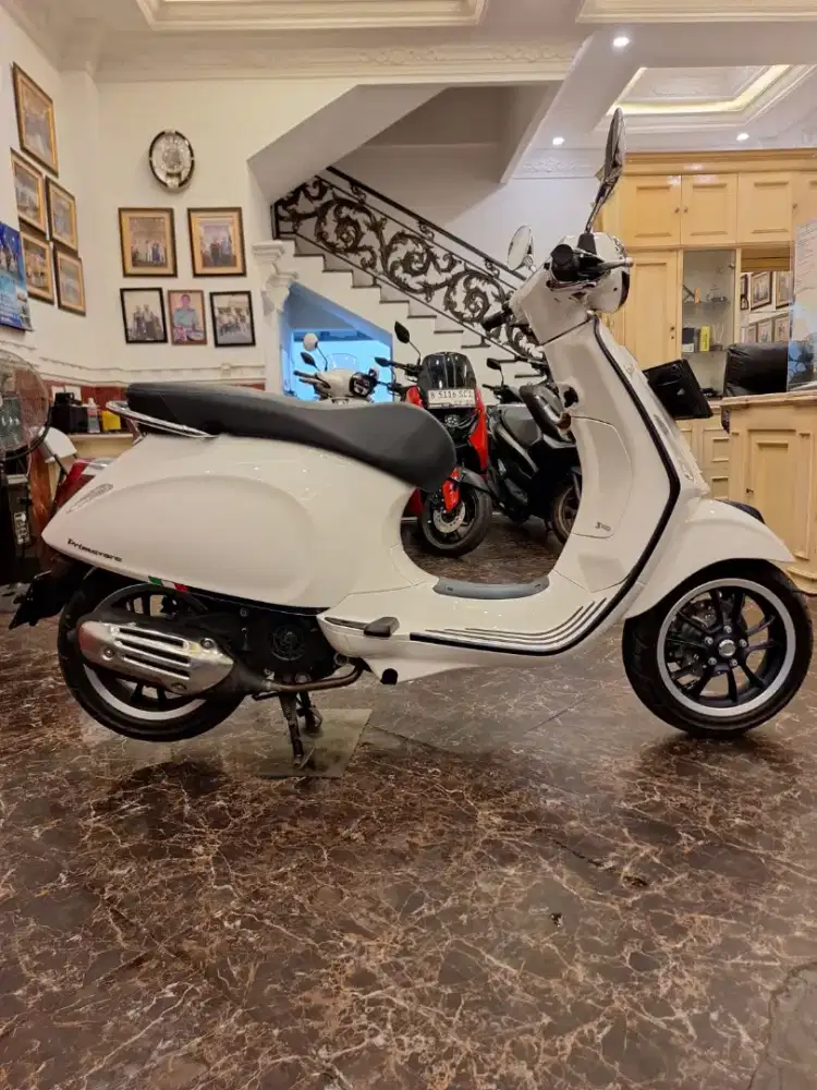 HUB CE KOM DP PROMO VESPA PRIMAVERA 150 ABS 2022 MOTOR GRES KAYA BARU