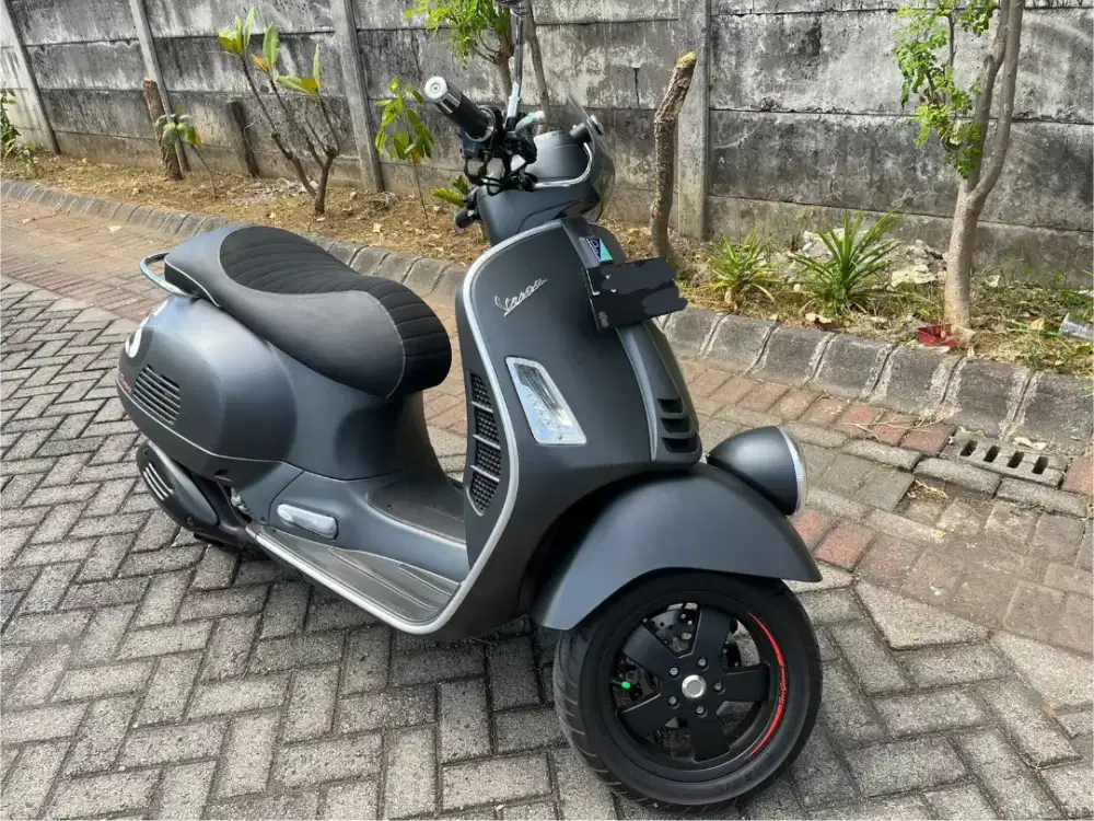 Vespa gtv sei giorni 300cc th 2021 tgn 1 dari baru km rendah