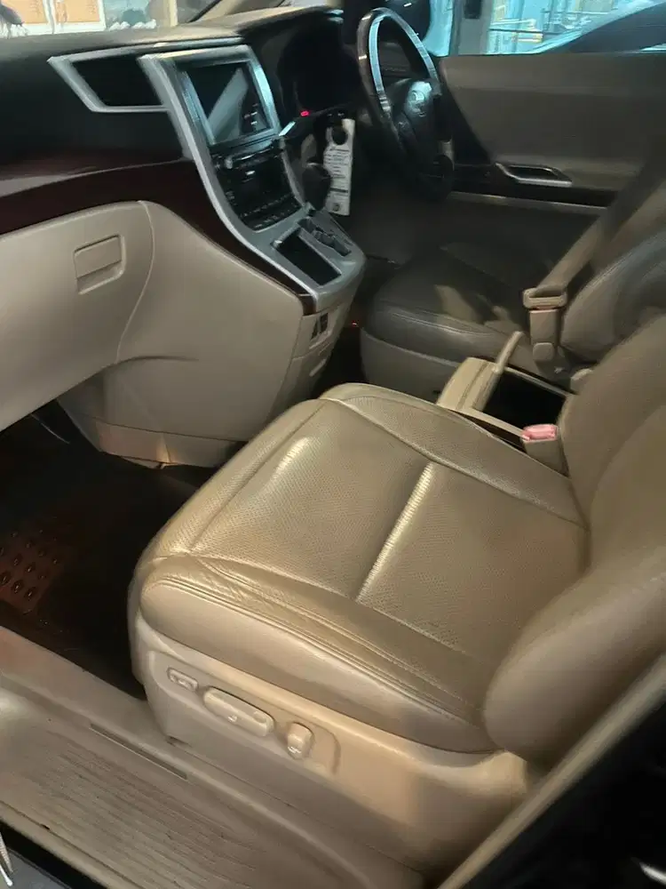 Toyota Vellfire 2011 Bensin