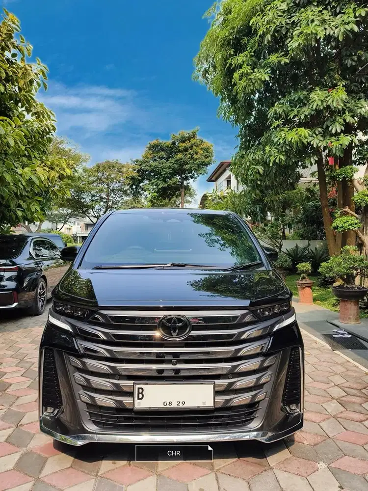 Toyota Velfire 2.5 Vip Hybrid tahun 2024