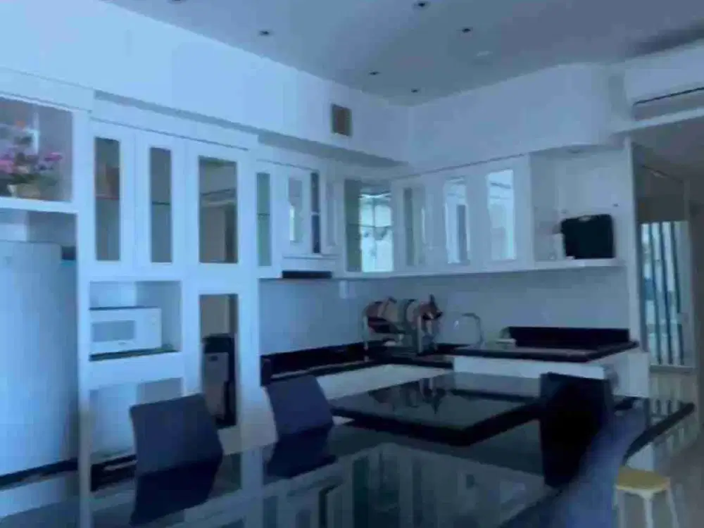 SEWA MURAH APARTEMEN PREMIUM TUNJUNGAN PLASA SURABAYA APARTEMEN THE PEAK
