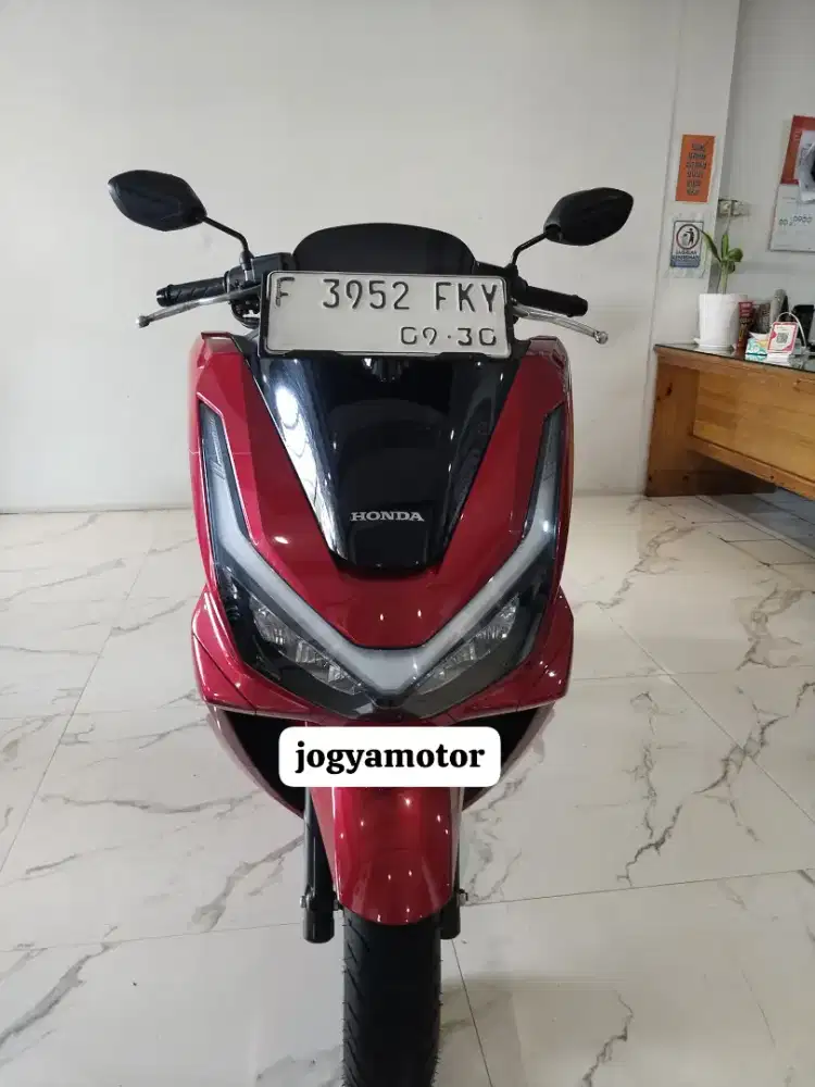 1 - Honda PCX 160 CBS Tahun 2025