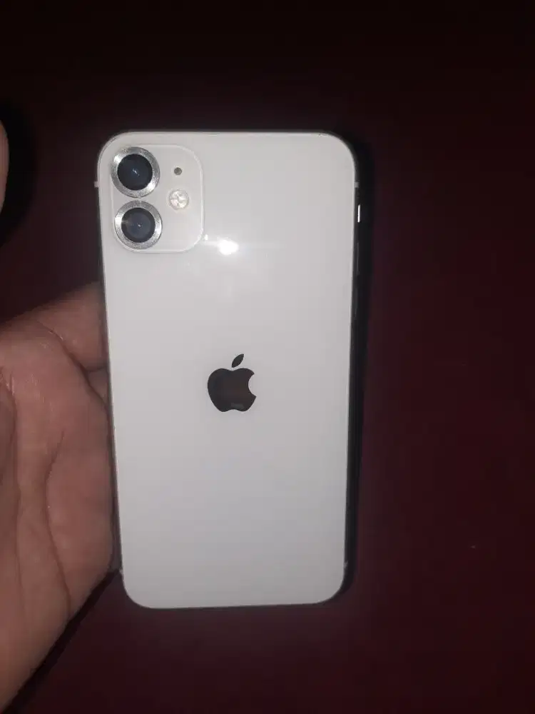 Iphone 11 warna putih, 128 Ibox