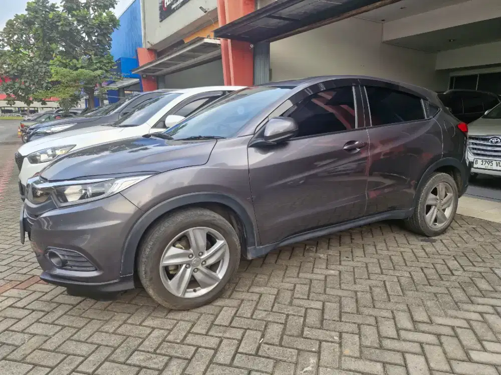 Honda Hrv S 1.5 Automatic 2018  Bensin Abu Metalik