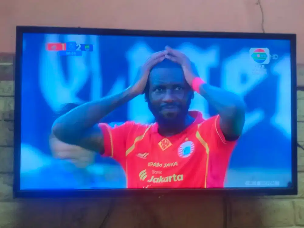 televisi 43 LED Panasonic