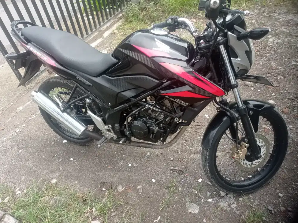 Honda cb150r old