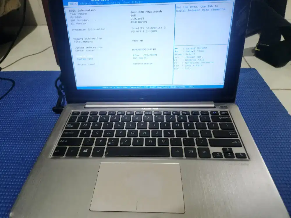 Laptop Asus S200E