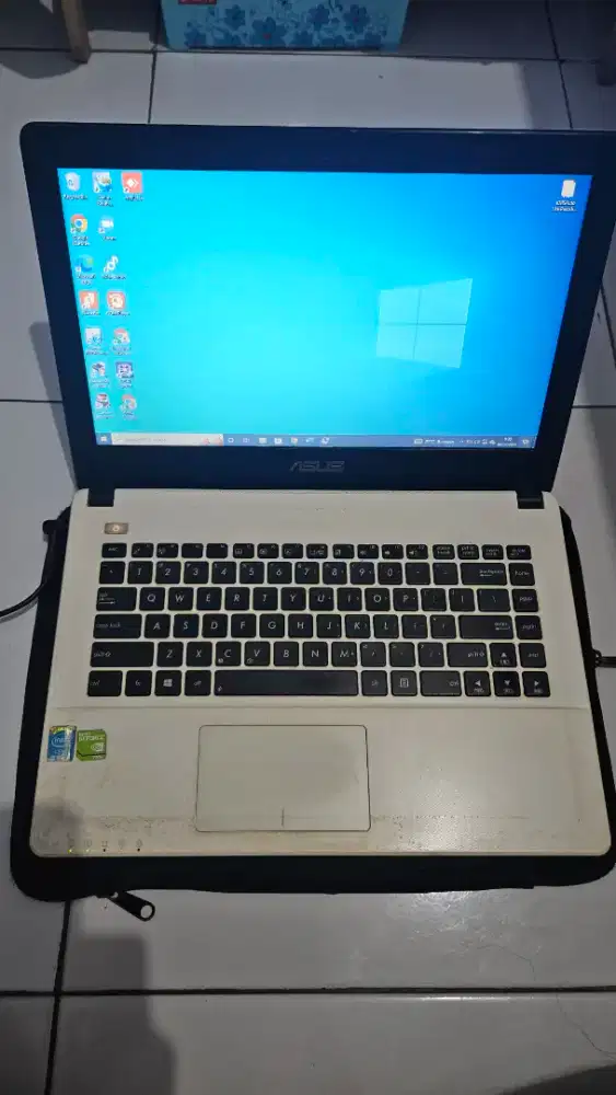 Laptop Asus A450C Putih