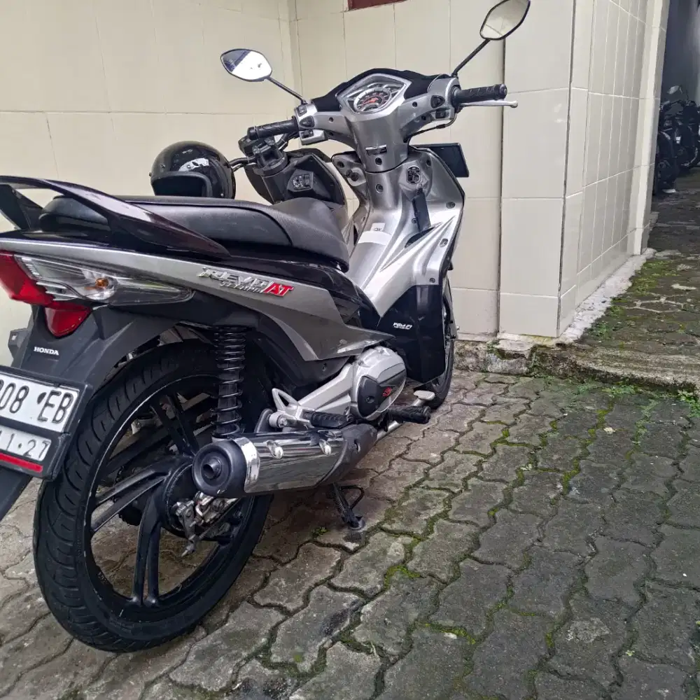 Honda Revo AT 2011 istimewa