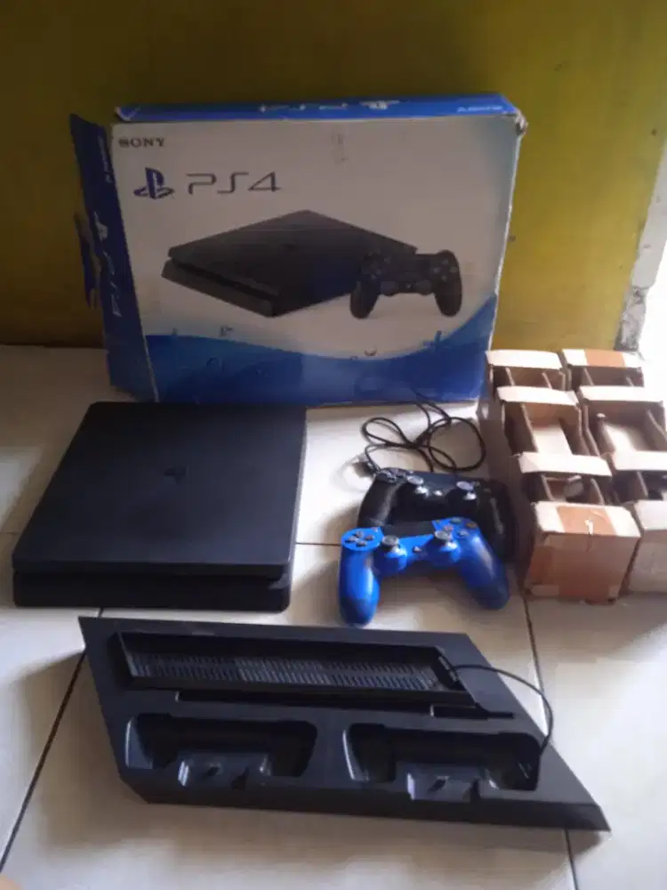 PS4 slim 500gb seri 22 terbaru normal fullset pors cipondoh