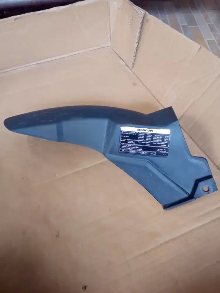 Hugger spakbor kolong Vario 125