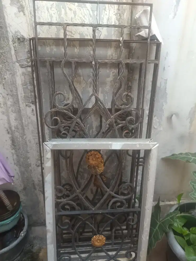 Teralis jendela besi kokoh