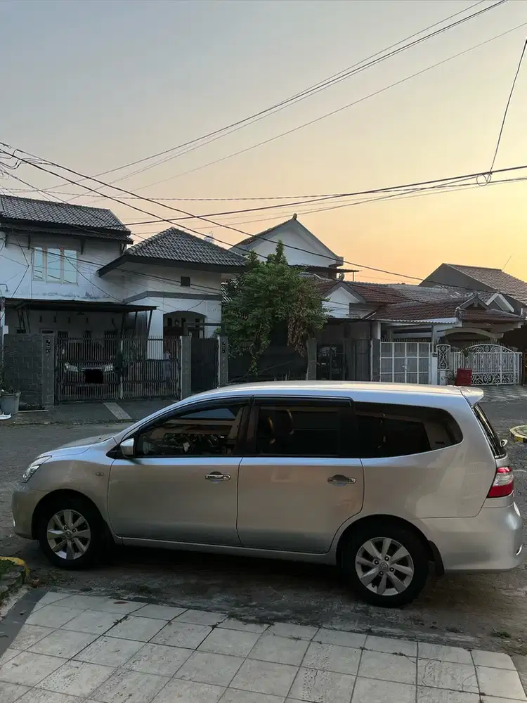 Nissan Grand livina 2013 Bensin