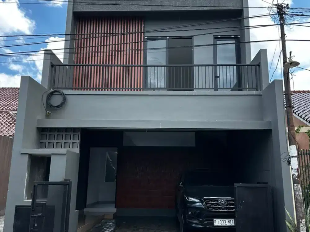 Utara Pakuwon Mall: Lokasi Sultan, Harga Masih Warung Angkringan