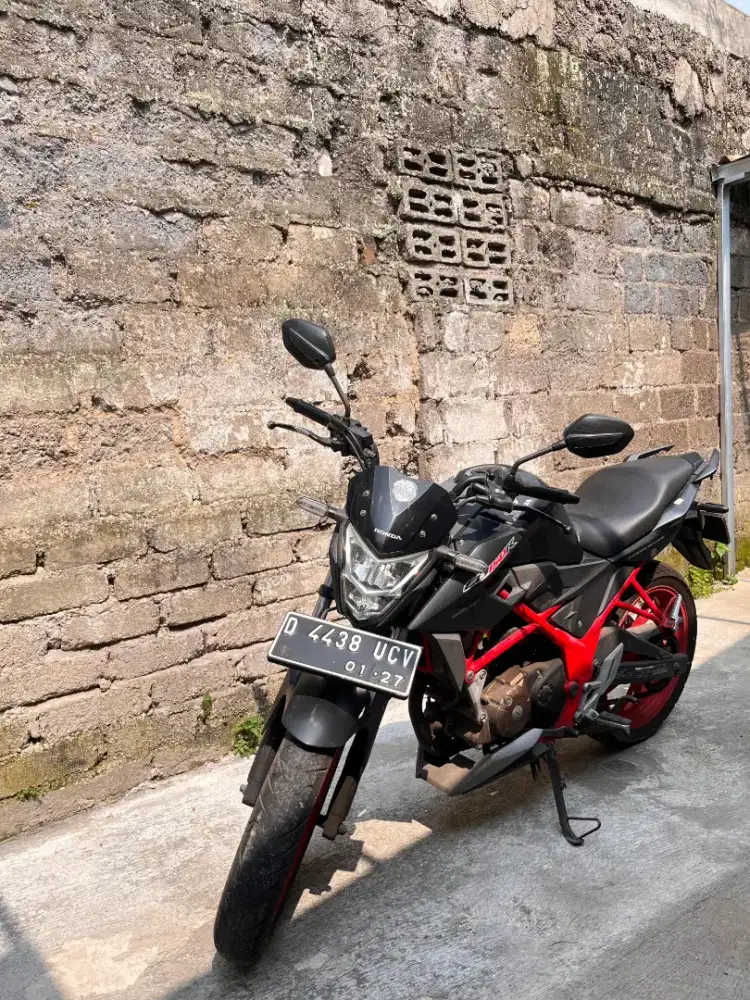 Motor Honda CB 150R Tahun 2017