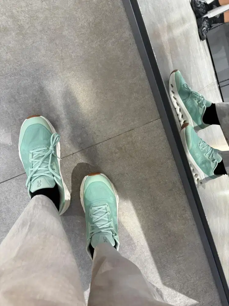 SEPATU ON CLOUD BARU BANGET