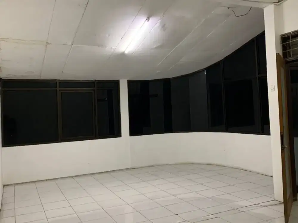 Dijual Murah Ruko Lokasi Strategis di Raya Dharmahusada, Surabaya