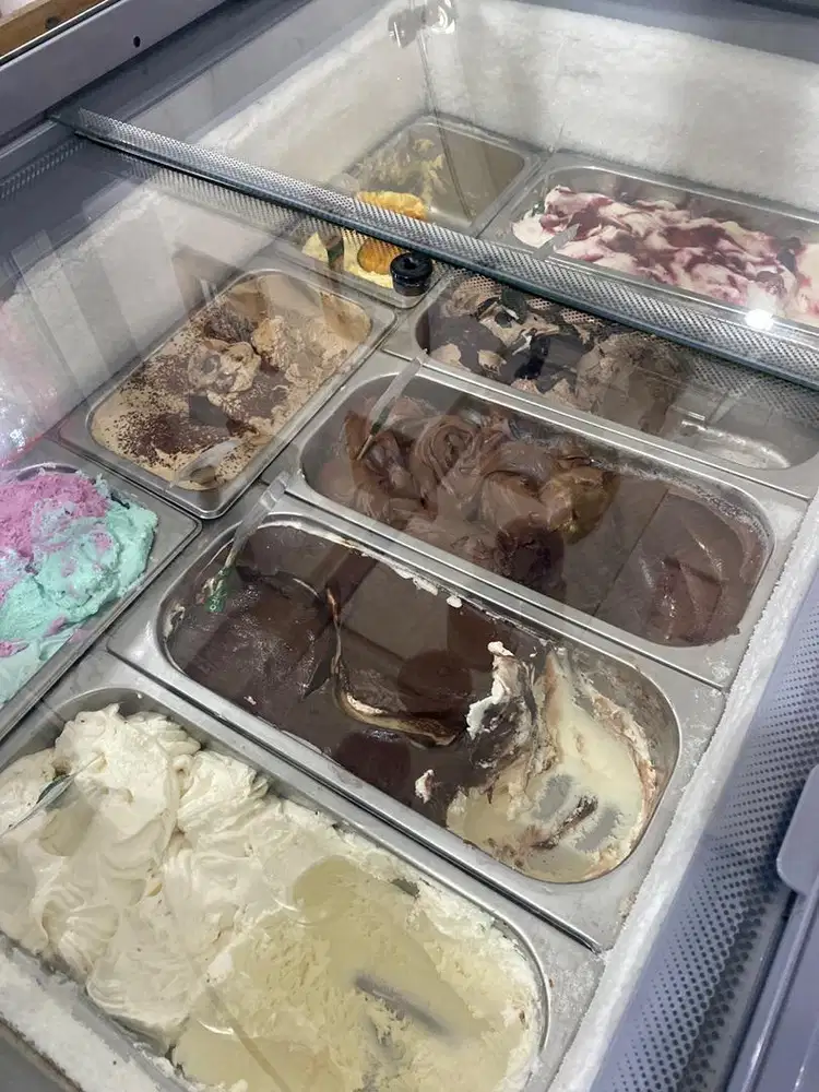 toko es krim daerah canggu