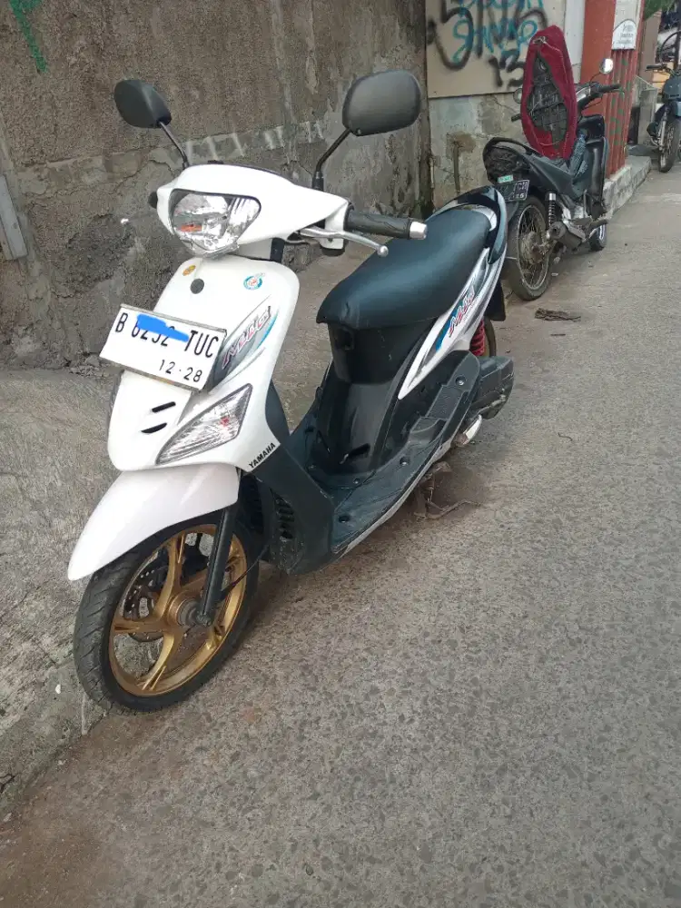 Mio 2008 surat lengkap b dki timur 6,8jt bs tt