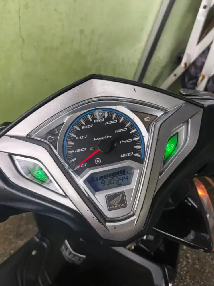 Dijual cepat vario 125 fi th 2014