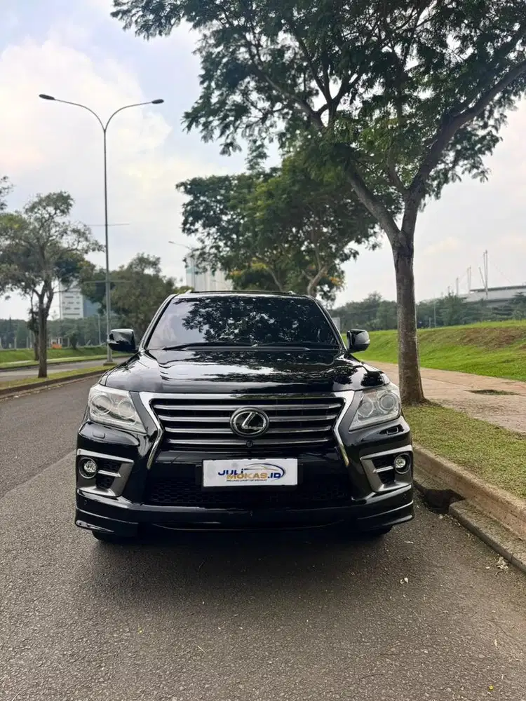 Lexus LX570 Sport AT 2014