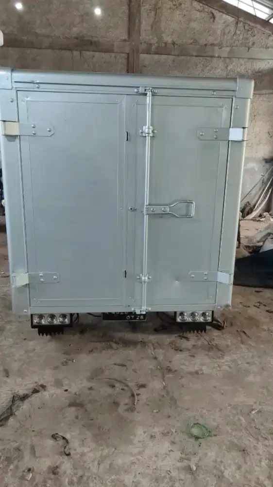 Viar box karoseri roda 3