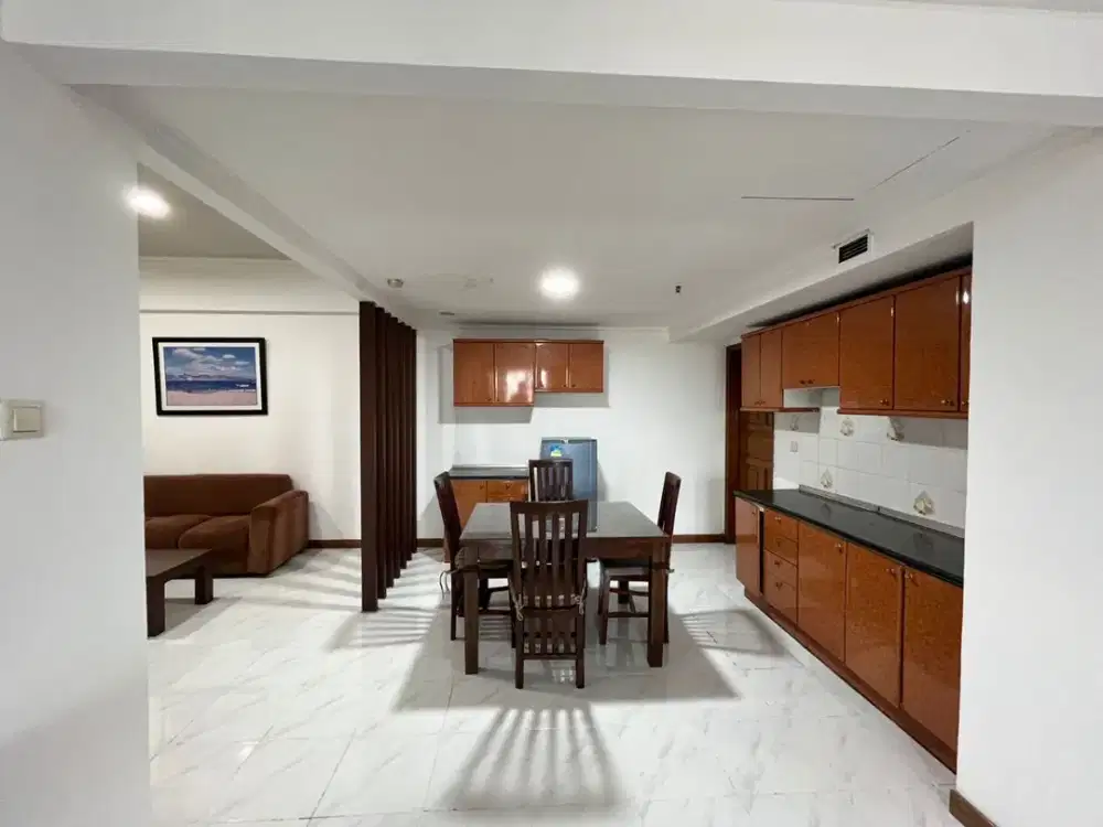 Disewakan Premium Unit Hunian Mewah 3BR di Kondominium Juanda – View Kolam Renang!