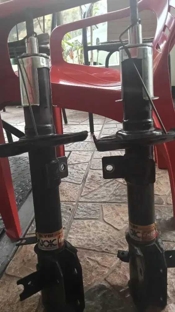 Shockbreker deolpan ertiga 2014 1 set