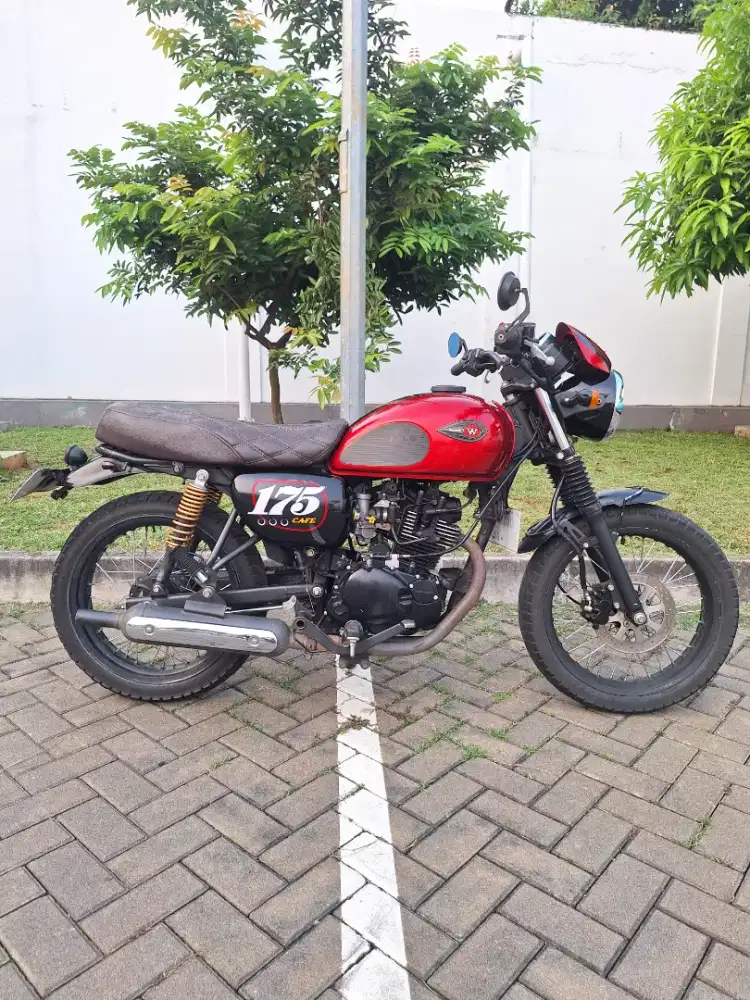 Kawasaki W175 Cafe Candy Fire Red (Merah) 2019