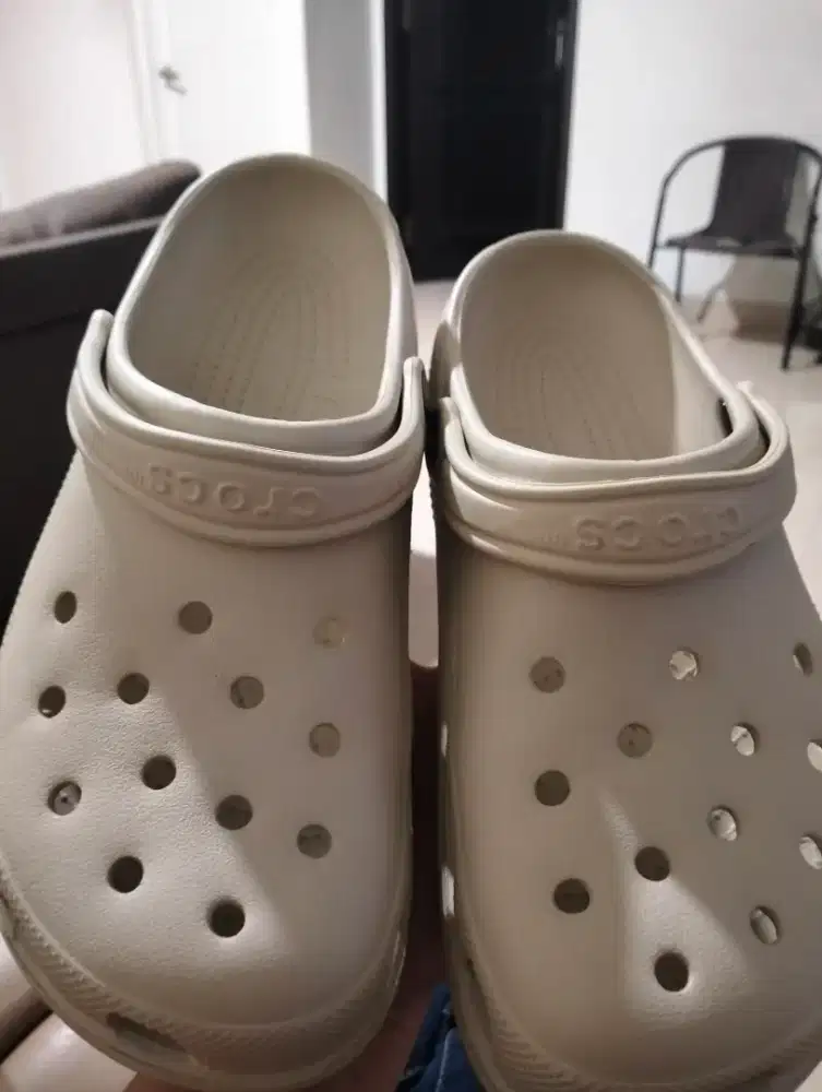 Sendal Crocs Cowok