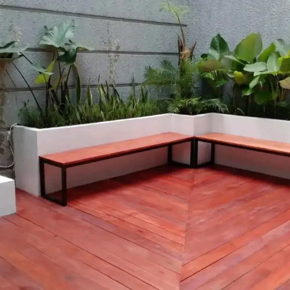 Taman dan bangku minimalis