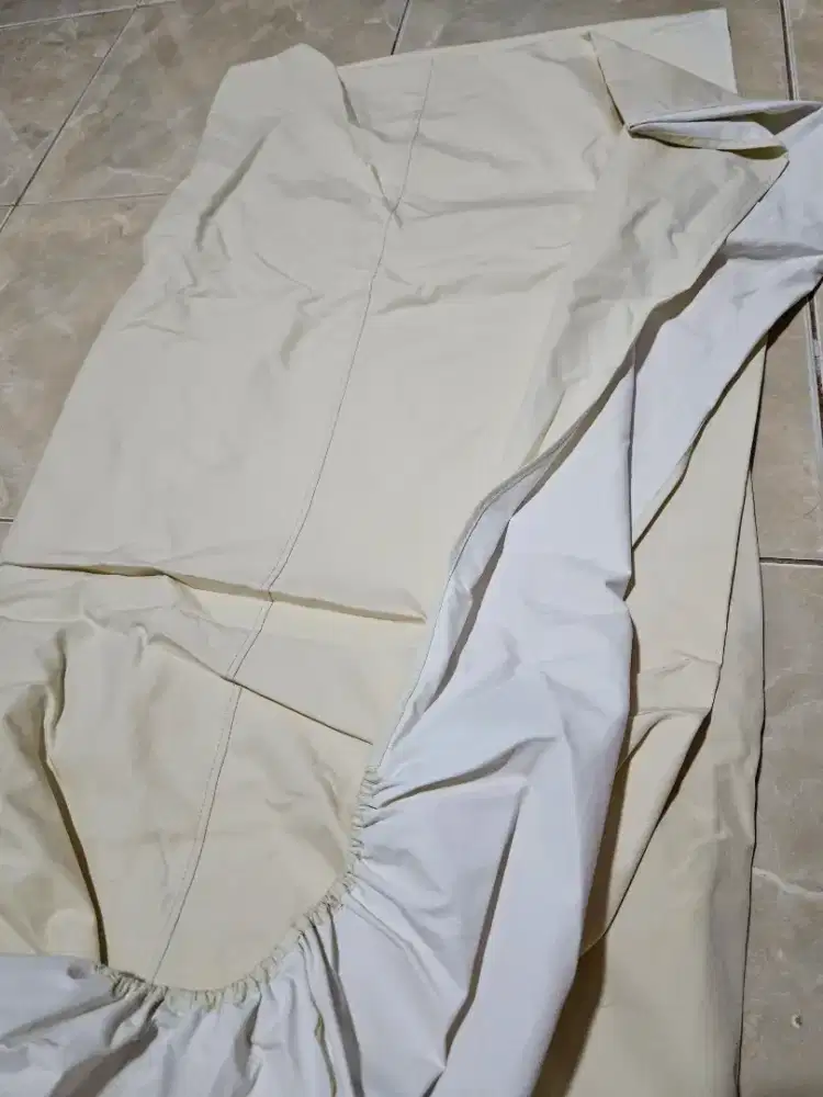 Sprei anti air polos 180 * 200 cm