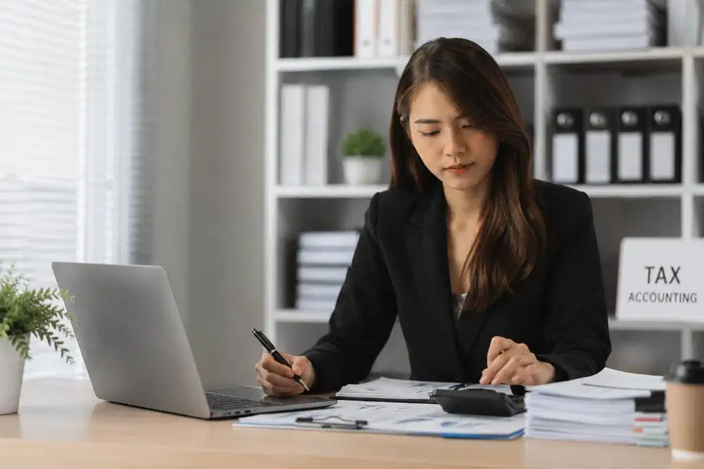 HIRING TAX ACCOUNTANT