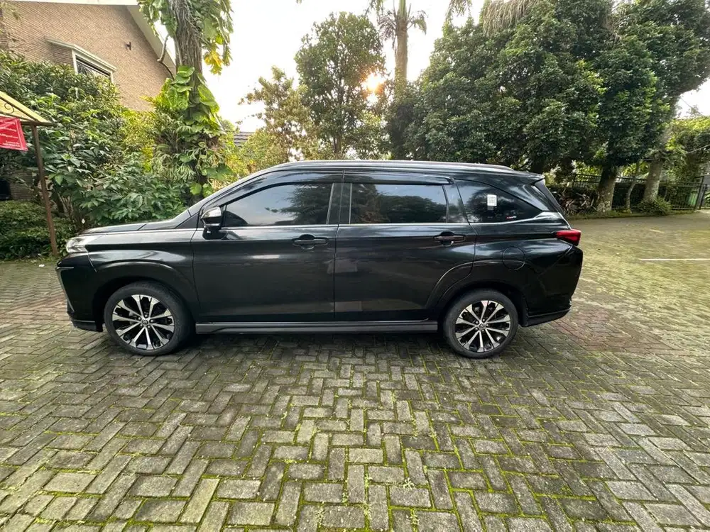 TOYOTA AVANZA VELOZ LIKE NEW KM RENDAH NEGO