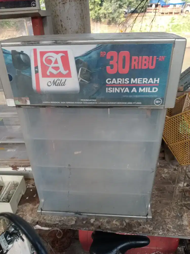 Etalase dari akrilic