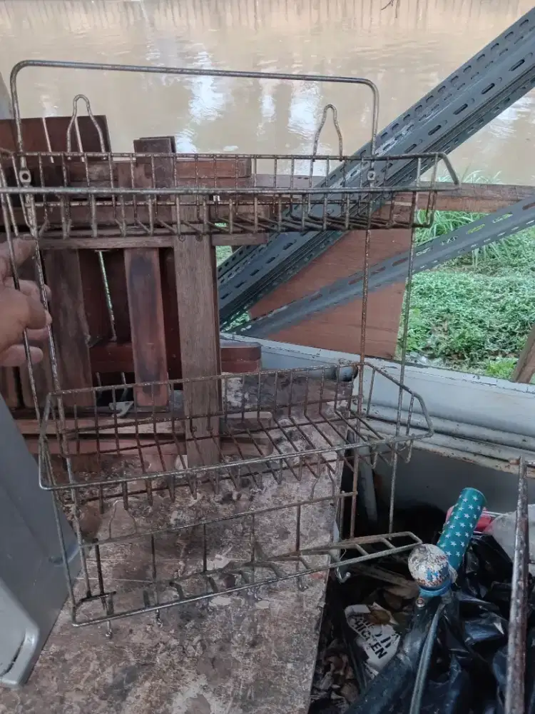 Rak dinding siap pakai