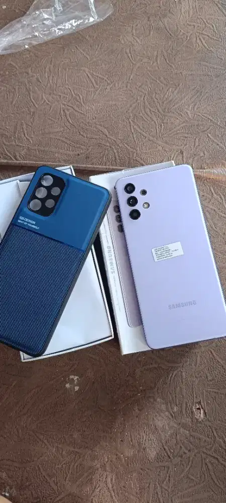 SAMSUNG A32 ram 8/128 4G Like new