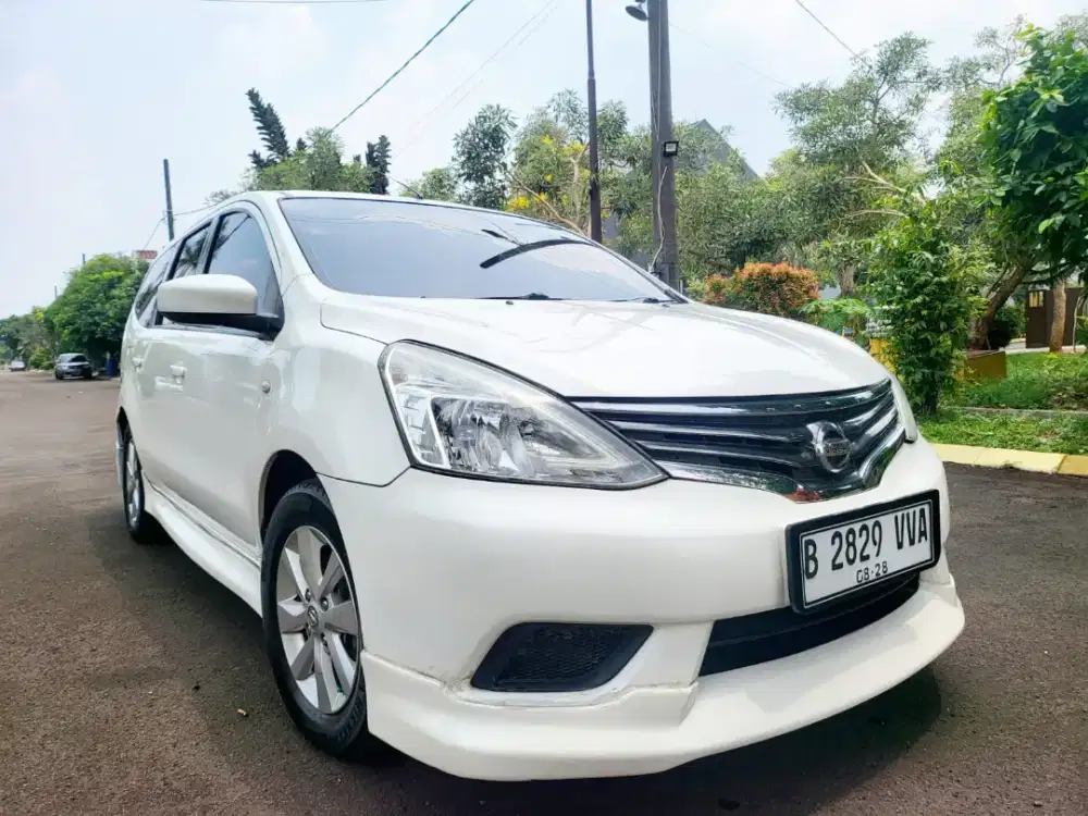 Nissan Grand Livina 2013
