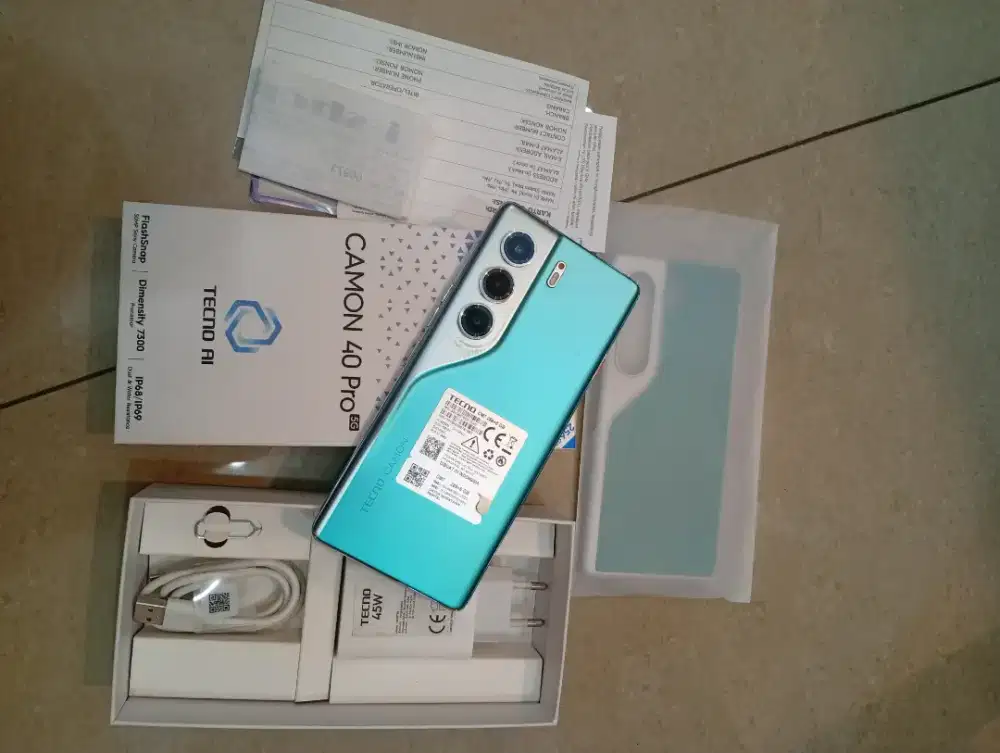 Scond camon 40 pro 8+8/256 gb