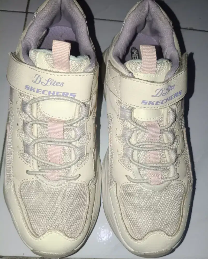 Sepatu anak skechers d'lites cream putih pink size 32 insole 22cm