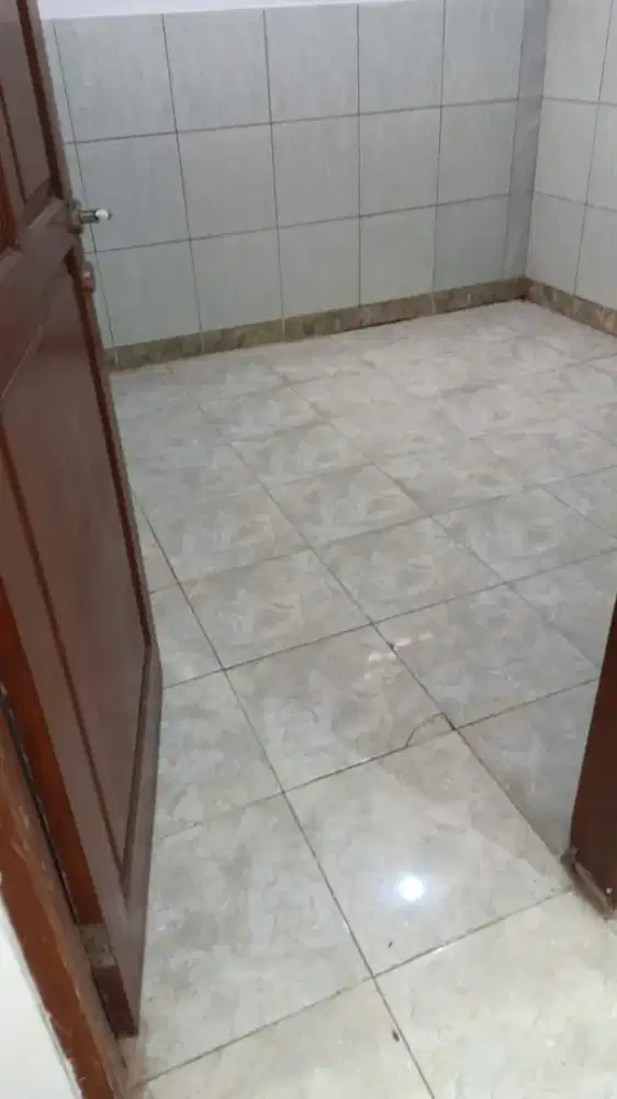 kamar tidur 4,ruang keluarga luas 2,kamar mandi 3,air sibble banyak