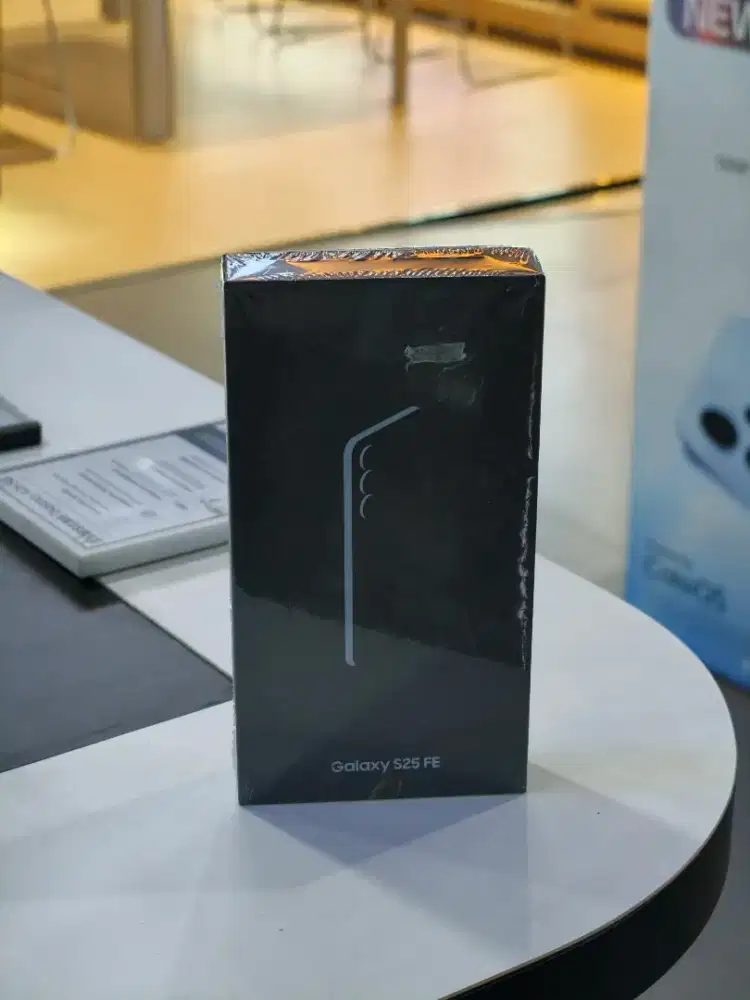 SAMSUNG S25 FE 8/512GB!