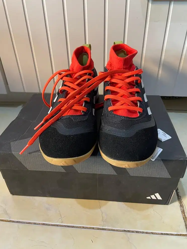 Sepatu futsal adidas predator